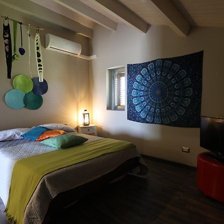 Le Stanze Dei Colori Hotel Aci Bonaccorsi Ngoại thất bức ảnh