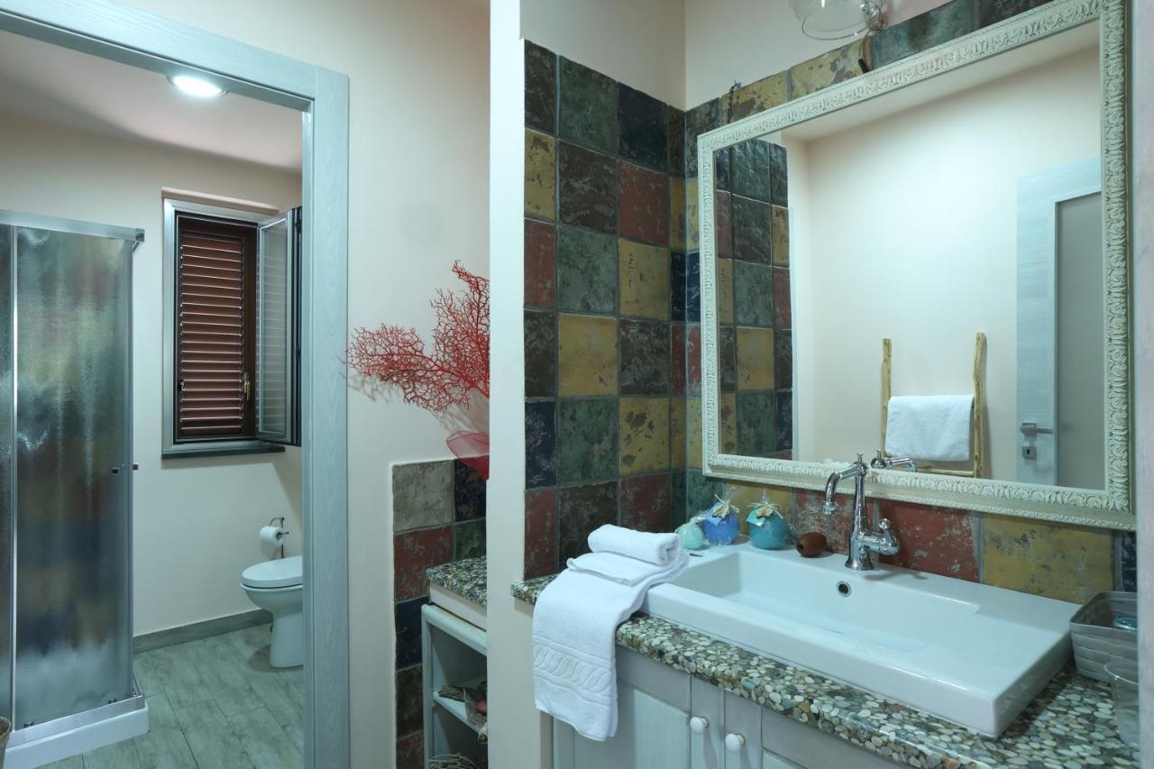 Le Stanze Dei Colori Hotel Aci Bonaccorsi Ngoại thất bức ảnh