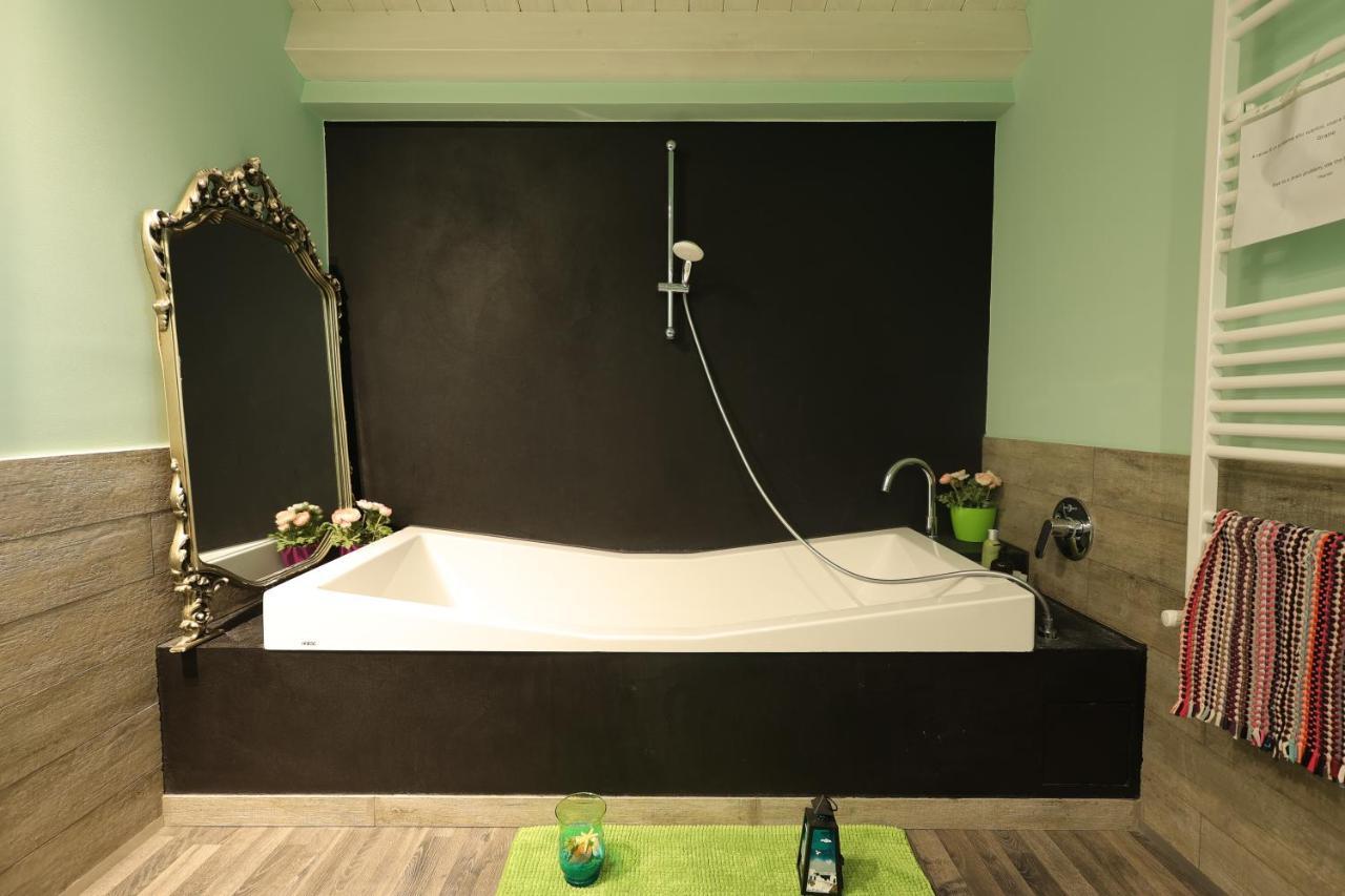 Le Stanze Dei Colori Hotel Aci Bonaccorsi Ngoại thất bức ảnh